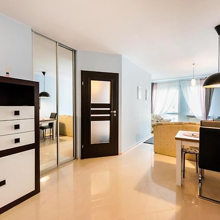 Wola Pleasure Place Apartment Varsavia Esterno foto