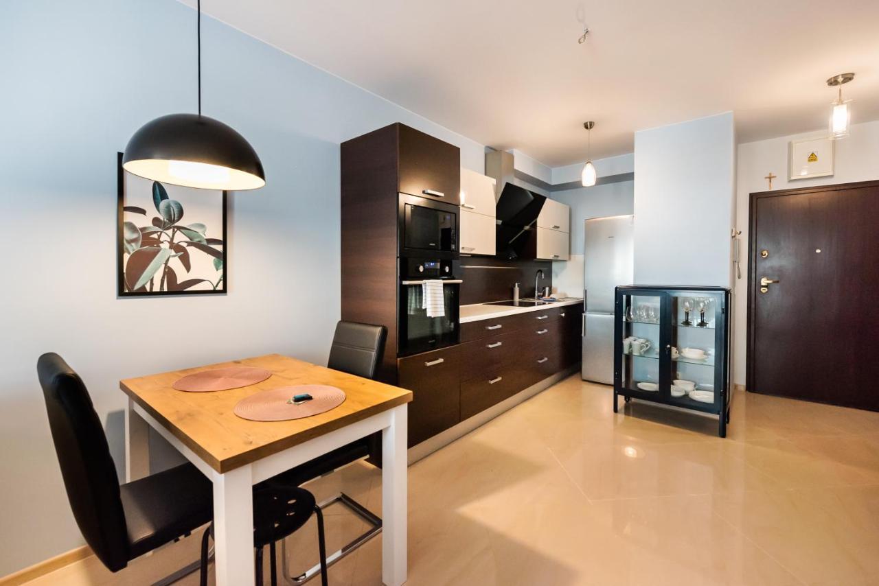 Wola Pleasure Place Apartment Varsavia Esterno foto
