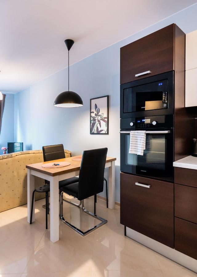 Wola Pleasure Place Apartment Varsavia Esterno foto